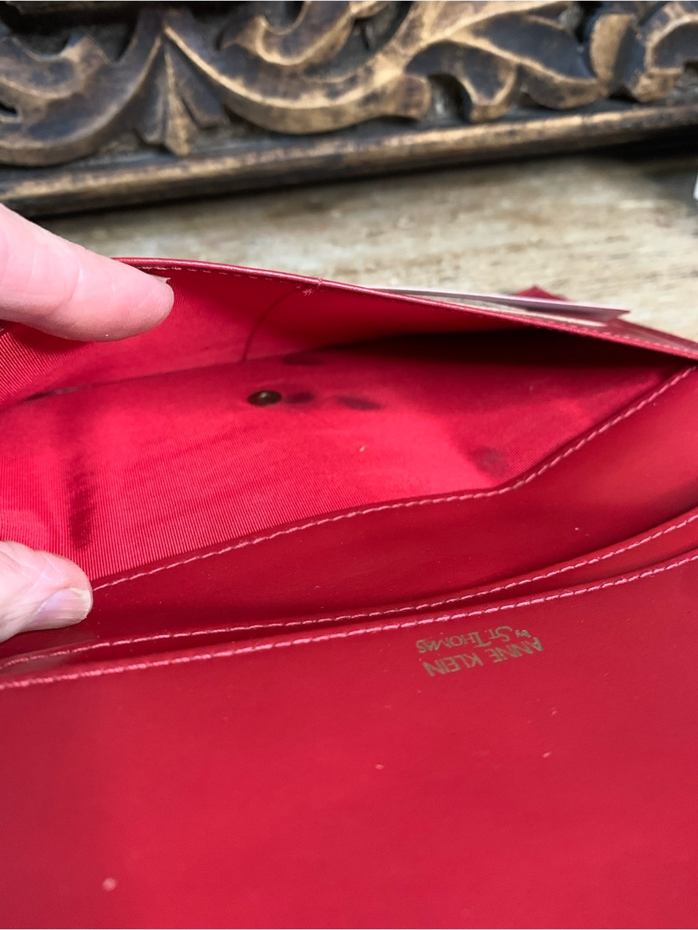 NEW 80s Deadstock Ann Klein St. Thomas Caretaker Red Leather Gold Lion Wallet - Picture 14 of 17